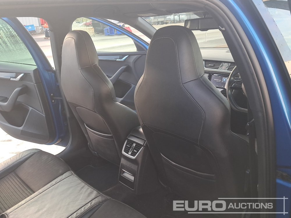 Лек автомобил 2014 Skoda Octavia: снимка 23