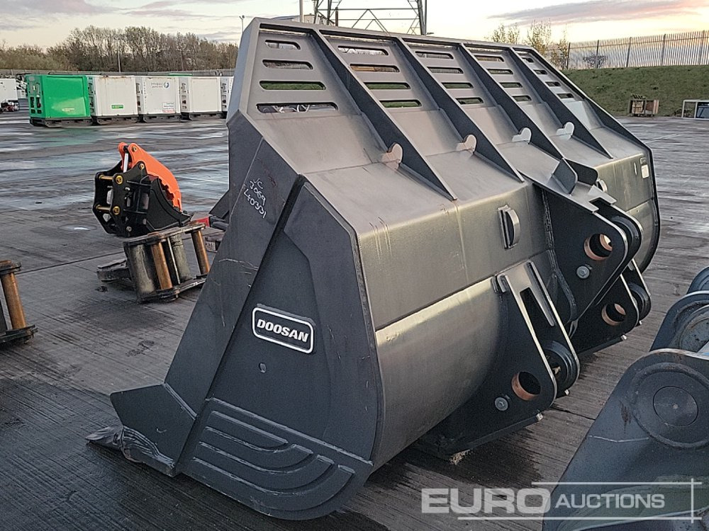 2015 Doosan 132" Loading Bucket to suit Wheeled Loader - Кофа: снимка 3 2015 Doosan 132" Loading Bucket to suit Wheeled Loader - Кофа: снимка 3