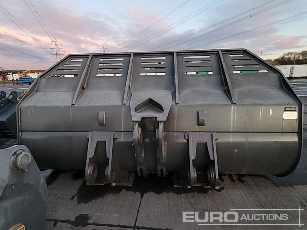 2015 Doosan 132" Loading Bucket to suit Wheeled Loader - Кофа: снимка 4 2015 Doosan 132" Loading Bucket to suit Wheeled Loader - Кофа: снимка 4