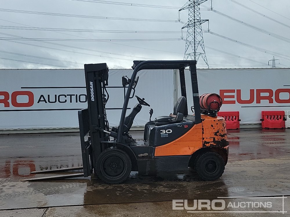 2015 Doosan G30E-5 - Мотокар: снимка 2 2015 Doosan G30E-5 - Мотокар: снимка 2