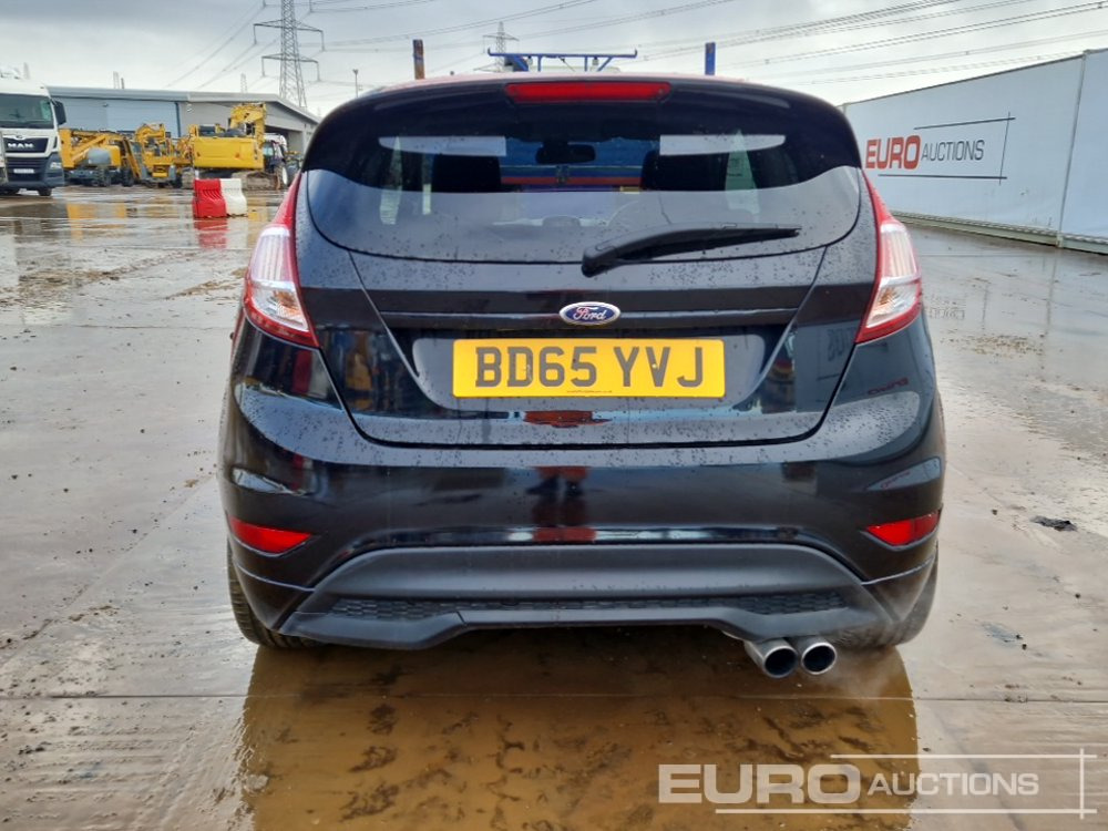 2015 Ford Fiesta - Лек автомобил: снимка 4 2015 Ford Fiesta - Лек автомобил: снимка 4