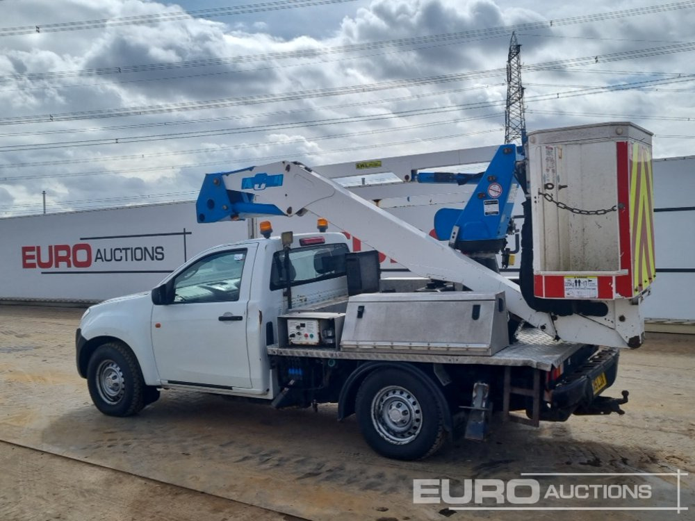 2015 Isuzu D-Max - Пътнически бус: снимка 3 2015 Isuzu D-Max - Пътнически бус: снимка 3