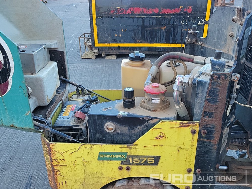 Техника за слагане на асфалт 2016 Ammann RAMMAX 1575: снимка 24
