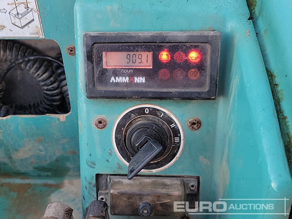 Техника за слагане на асфалт 2016 Ammann RAMMAX 1575: снимка 20