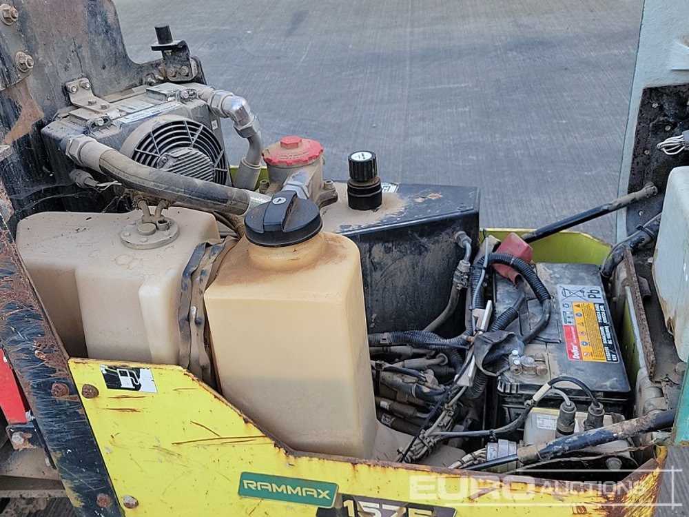 Техника за слагане на асфалт 2016 Ammann RAMMAX 1575: снимка 30