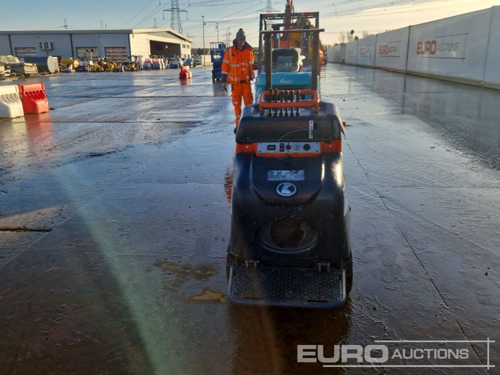 2016 Kubota KC70 - Верижен самосвал: снимка 4 2016 Kubota KC70 - Верижен самосвал: снимка 4