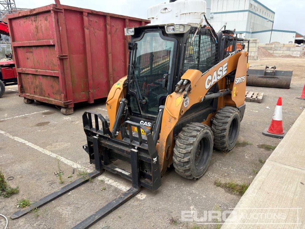 2017 Case SR175 - Мини челен товарач: снимка 1 2017 Case SR175 - Мини челен товарач: снимка 1