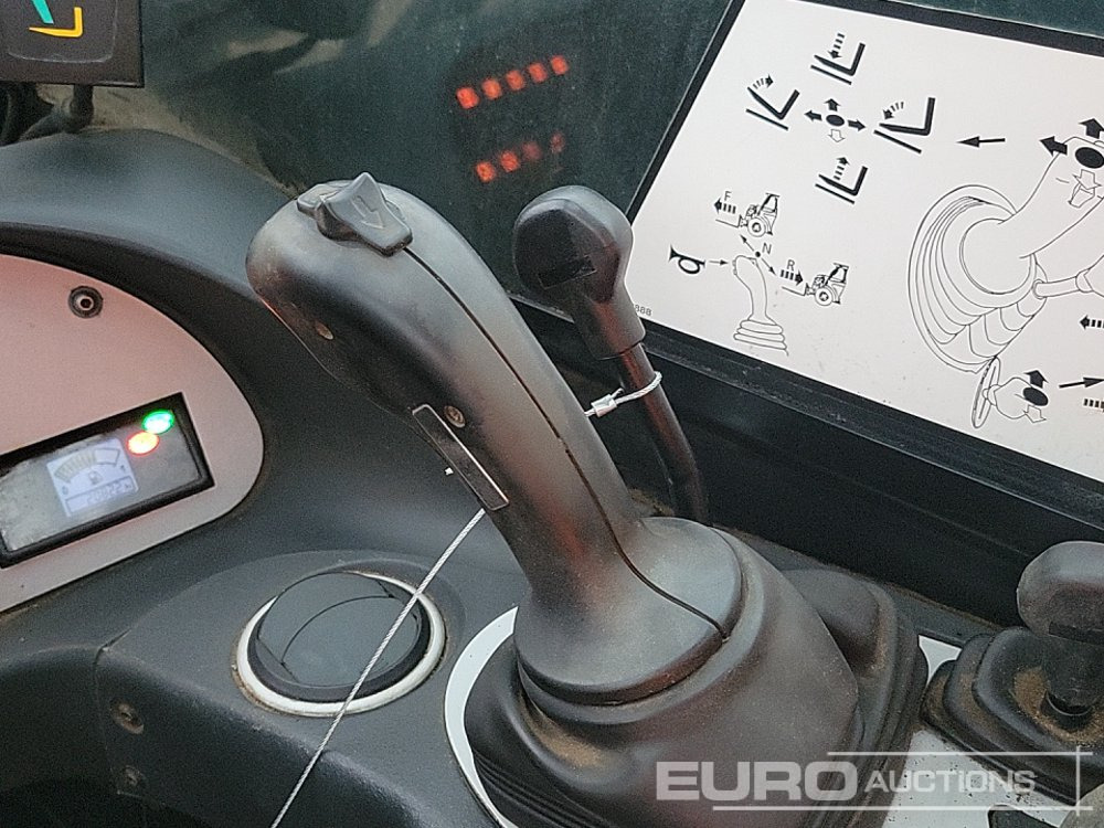 Телескопичен товарач 2017 JCB 520-40: снимка 32