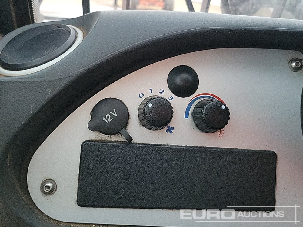 Телескопичен товарач 2017 JCB 520-40: снимка 30