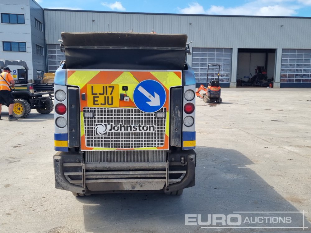 2017 Johnston 4x2 Road Sweeper, Reverse Camera, Automatic Gearbox (Category S Insurance Loss, Runs No Drive) - Мотометачна машина: снимка 4 2017 Johnston 4x2 Road Sweeper, Reverse Camera, Automatic Gearbox (Category S Insurance Loss, Runs No Drive) - Мотометачна машина: снимка 4