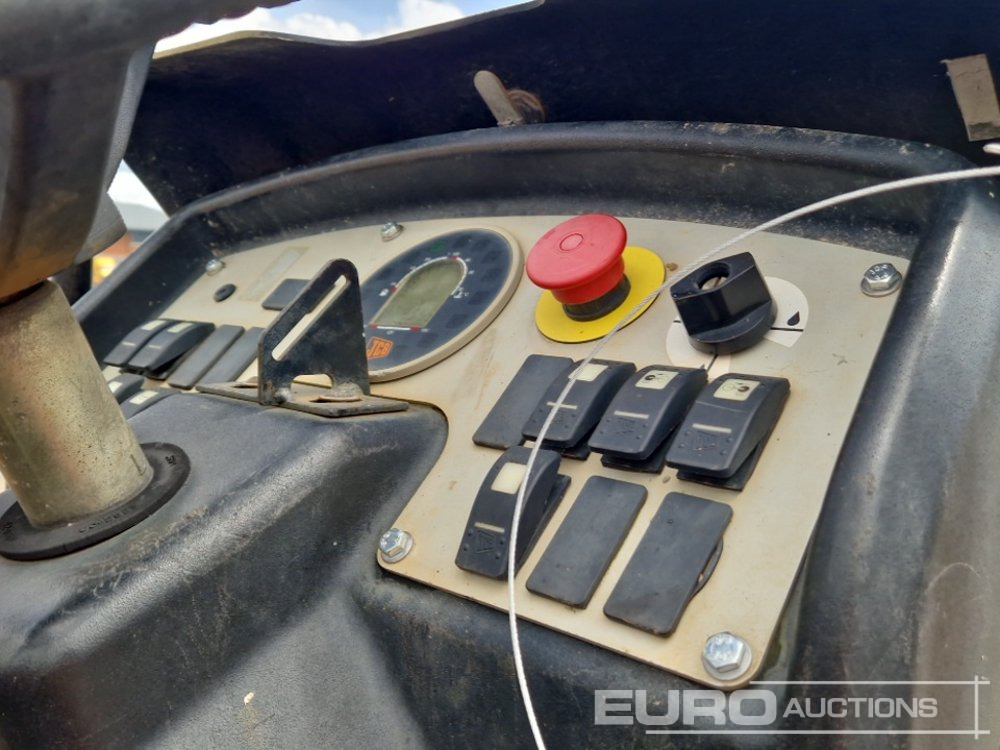 Валяк 2018 JCB VMT430: снимка 32