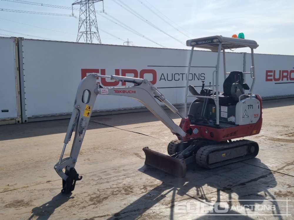 2018 Takeuchi TB216 - Мини багер: снимка 1 2018 Takeuchi TB216 - Мини багер: снимка 1