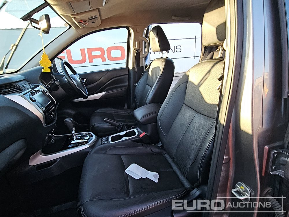Пикап 2019 Nissan Navara: снимка 16