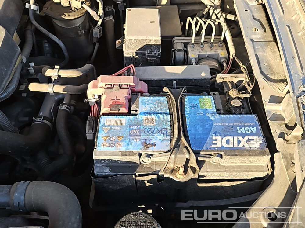 Пикап 2019 Nissan Navara: снимка 18