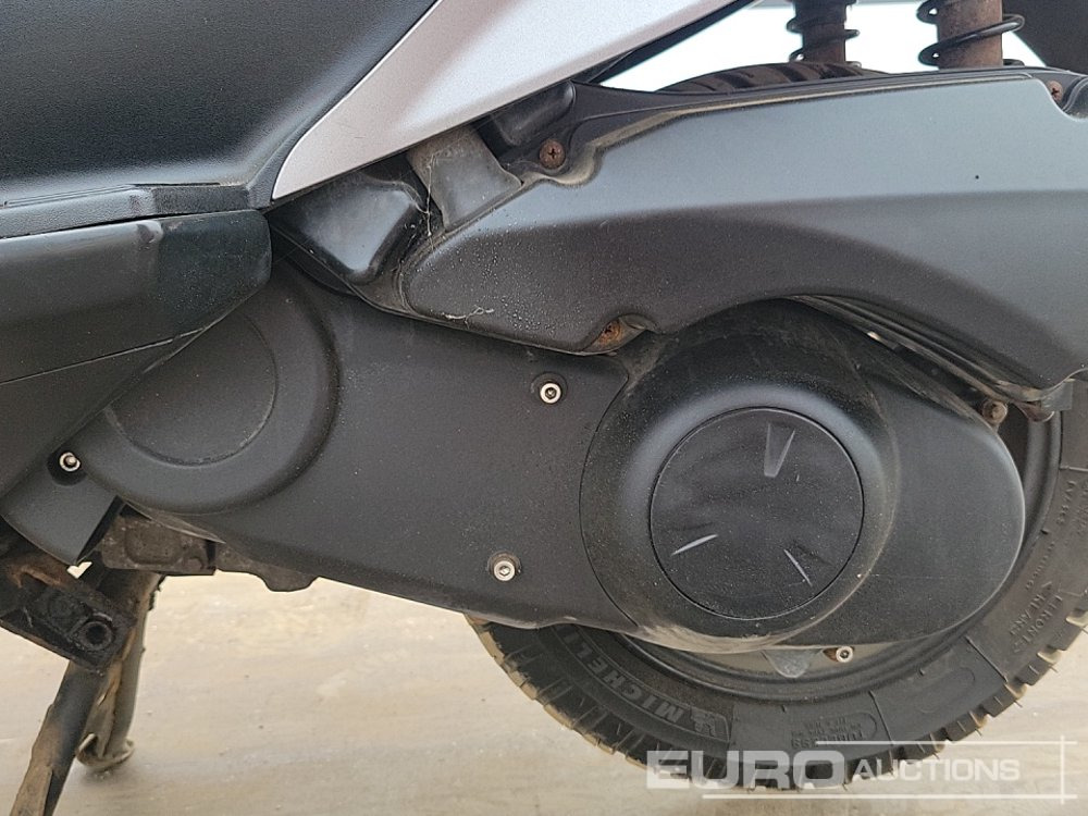 Мотоциклет 2019 Suzuki Burgman: снимка 23