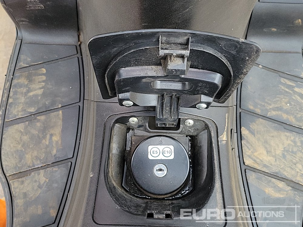 Мотоциклет 2019 Suzuki Burgman: снимка 25