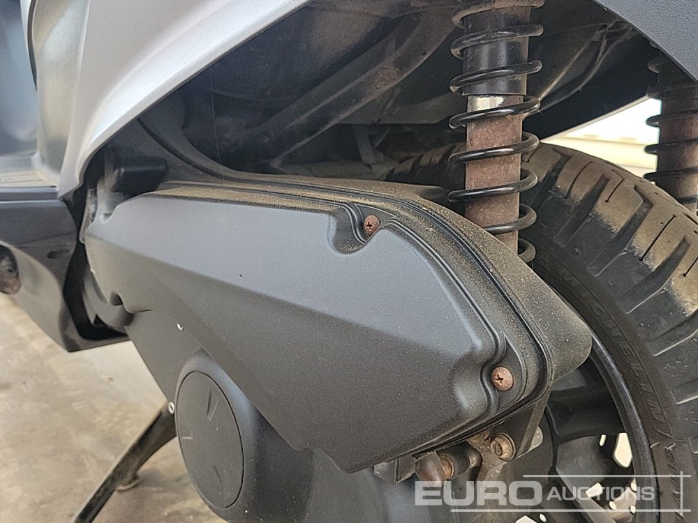 Мотоциклет 2019 Suzuki Burgman: снимка 24