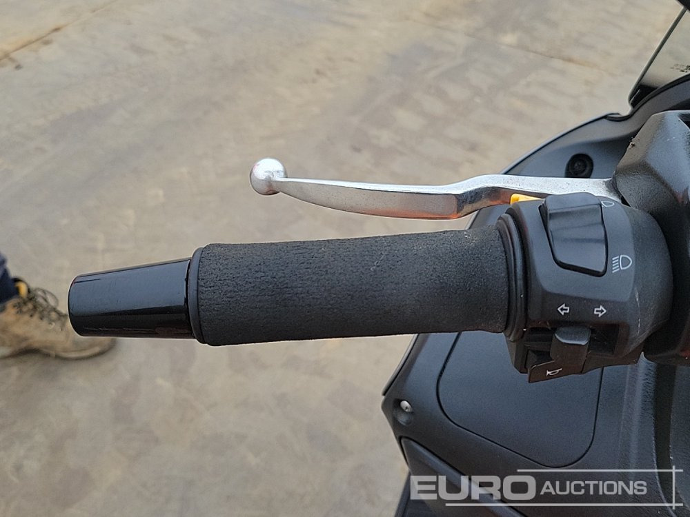 Мотоциклет 2019 Suzuki Burgman: снимка 26