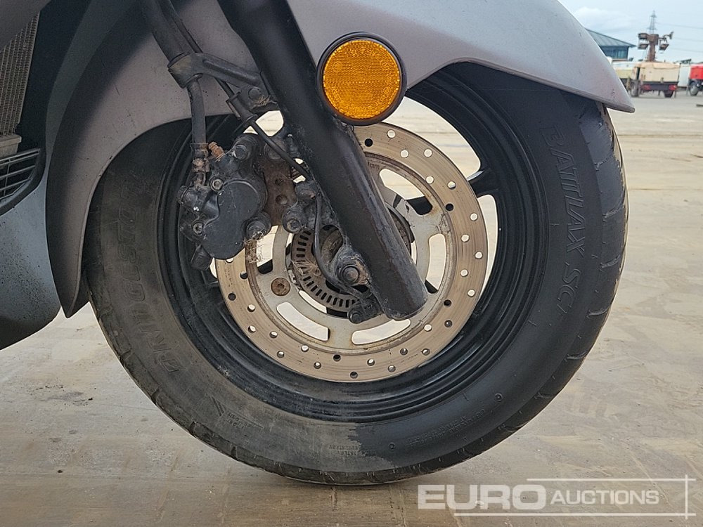 Мотоциклет 2019 Suzuki Burgman: снимка 9