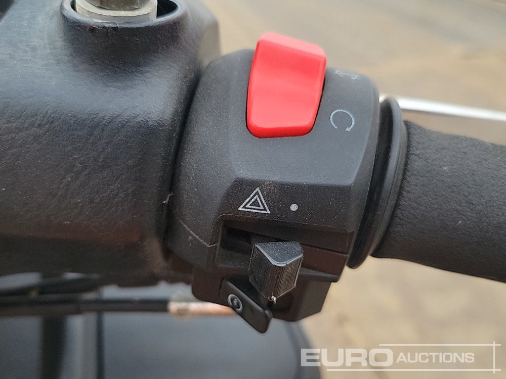 Мотоциклет 2019 Suzuki Burgman: снимка 29