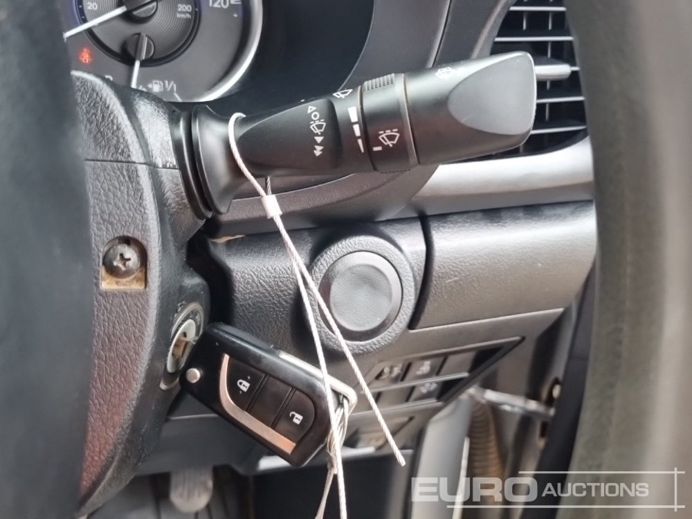 Пикап 2019 Toyota Hilux: снимка 33