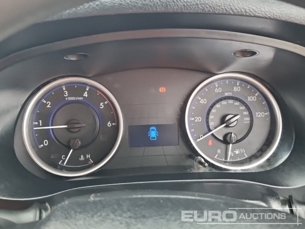 Пикап 2019 Toyota Hilux: снимка 37