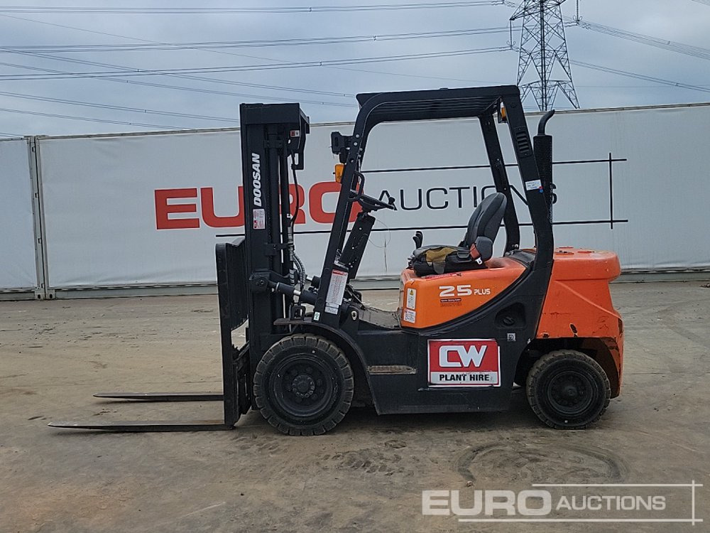 2020 Doosan D25GP - Мотокар: снимка 2 2020 Doosan D25GP - Мотокар: снимка 2