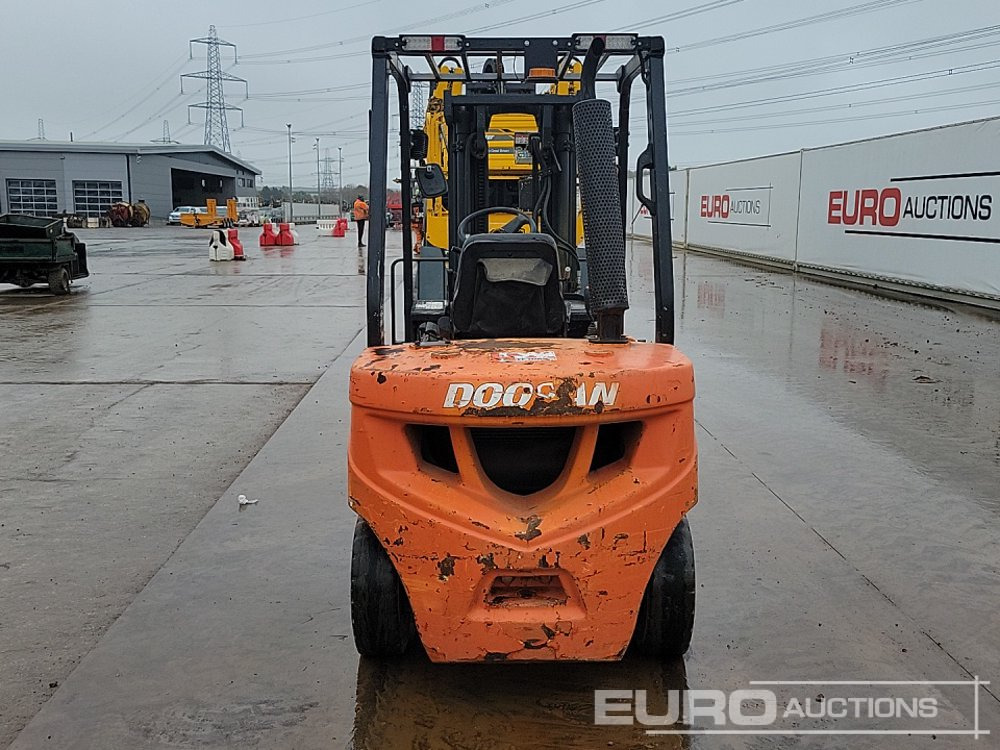 2020 Doosan D30GP - Мотокар: снимка 4 2020 Doosan D30GP - Мотокар: снимка 4