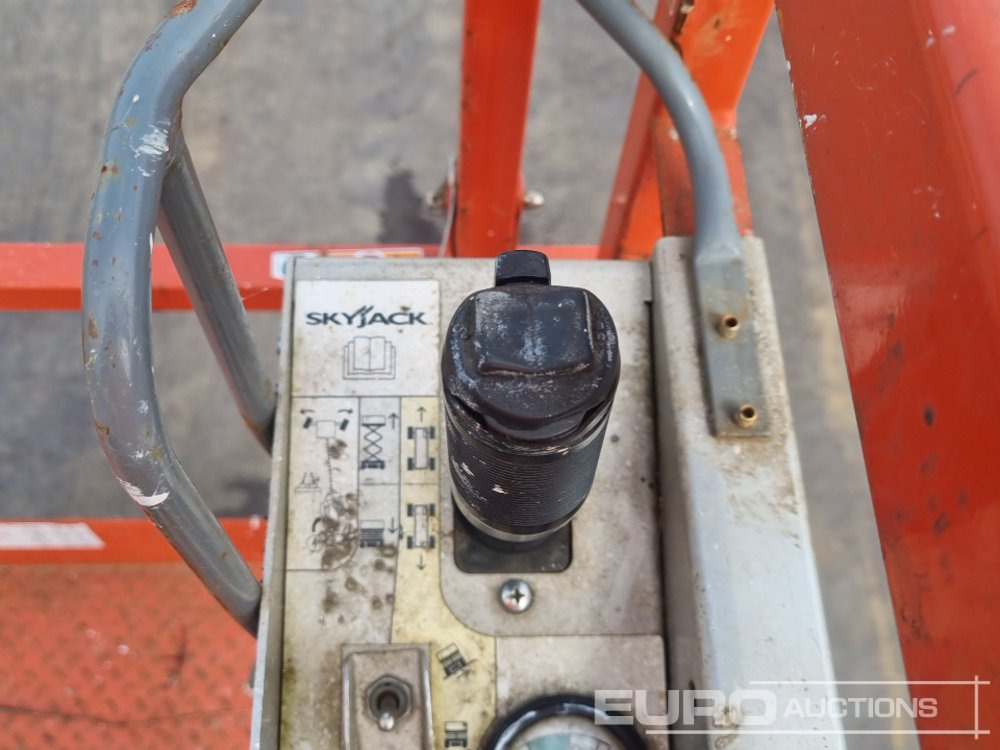 Работна площадка 2020 SkyJack SJIII 4626: снимка 19