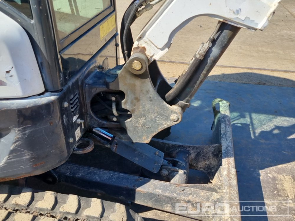 Мини багер 2021 Bobcat E26: снимка 17