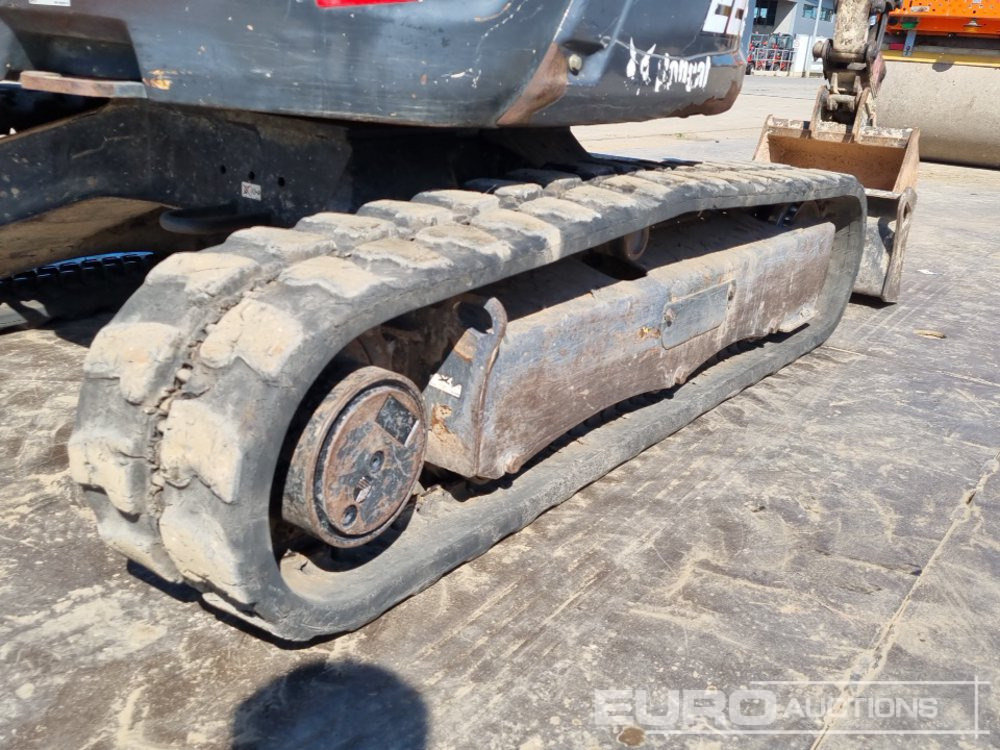 Мини багер 2021 Bobcat E26: снимка 13