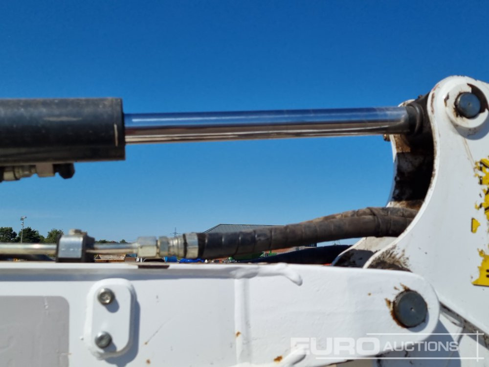 Мини багер 2021 Bobcat E26: снимка 19