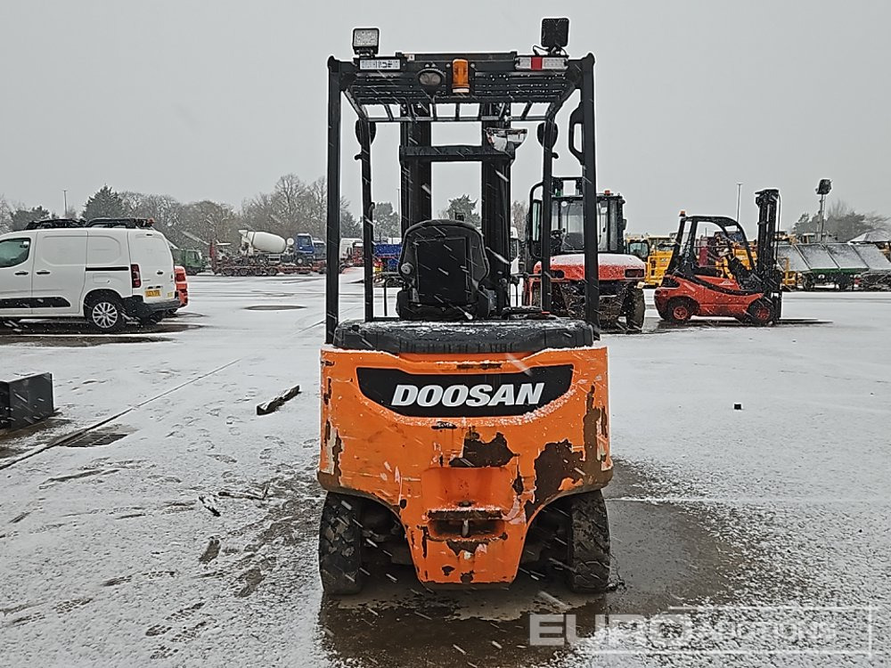 2021 Doosan B35X-7 Plus - Мотокар: снимка 4 2021 Doosan B35X-7 Plus - Мотокар: снимка 4