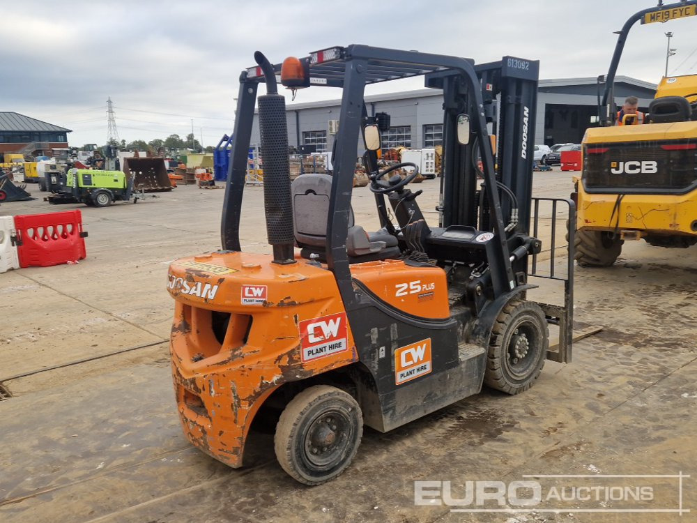 2021 Doosan D25GP - Мотокар: снимка 5 2021 Doosan D25GP - Мотокар: снимка 5