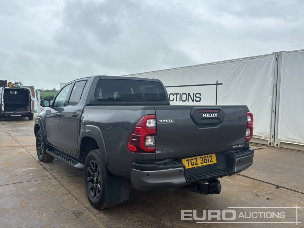 2021 Toyota Hilux Invincible X - Пикап: снимка 3 2021 Toyota Hilux Invincible X - Пикап: снимка 3