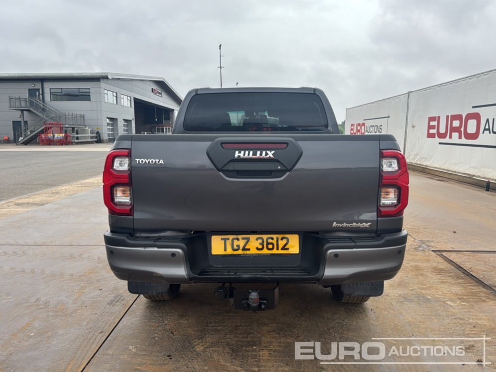 2021 Toyota Hilux Invincible X - Пикап: снимка 4 2021 Toyota Hilux Invincible X - Пикап: снимка 4