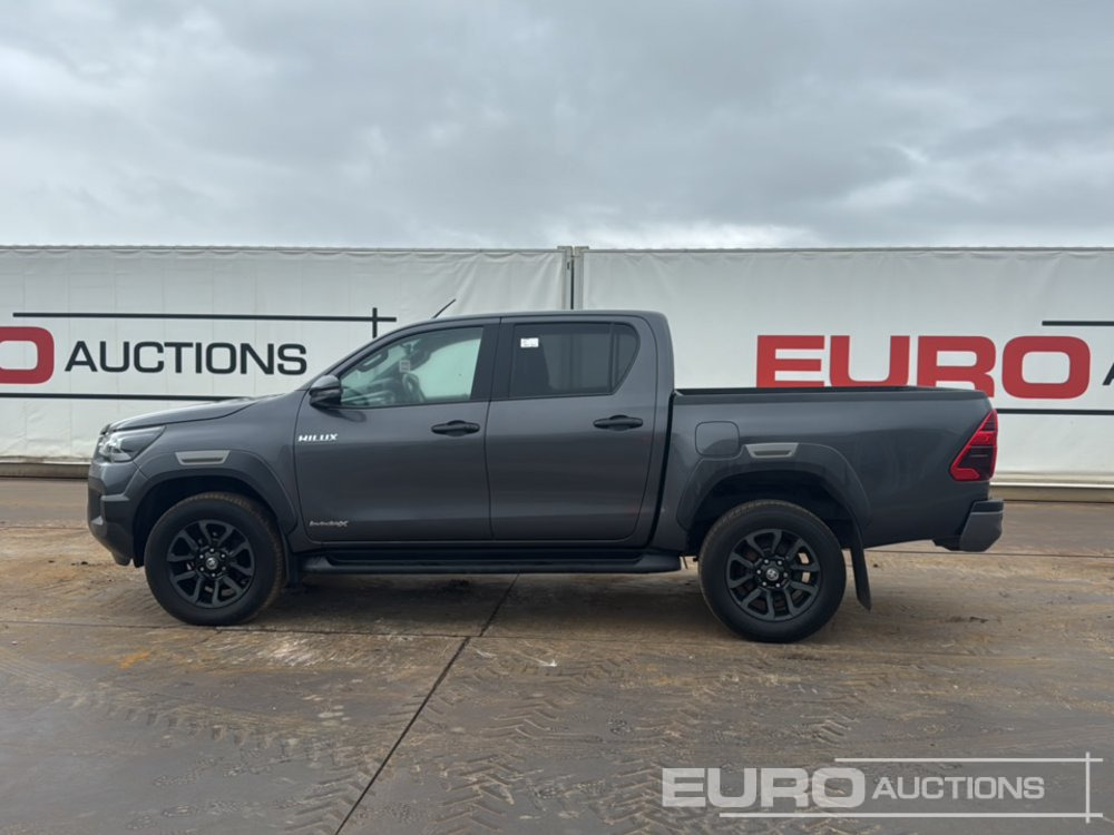 2021 Toyota Hilux Invincible X - Пикап: снимка 2 2021 Toyota Hilux Invincible X - Пикап: снимка 2
