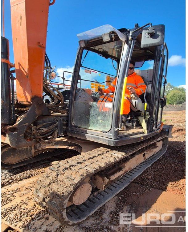 2022 Hitachi ZX85USB-6 - Мини багер: снимка 1 2022 Hitachi ZX85USB-6 - Мини багер: снимка 1