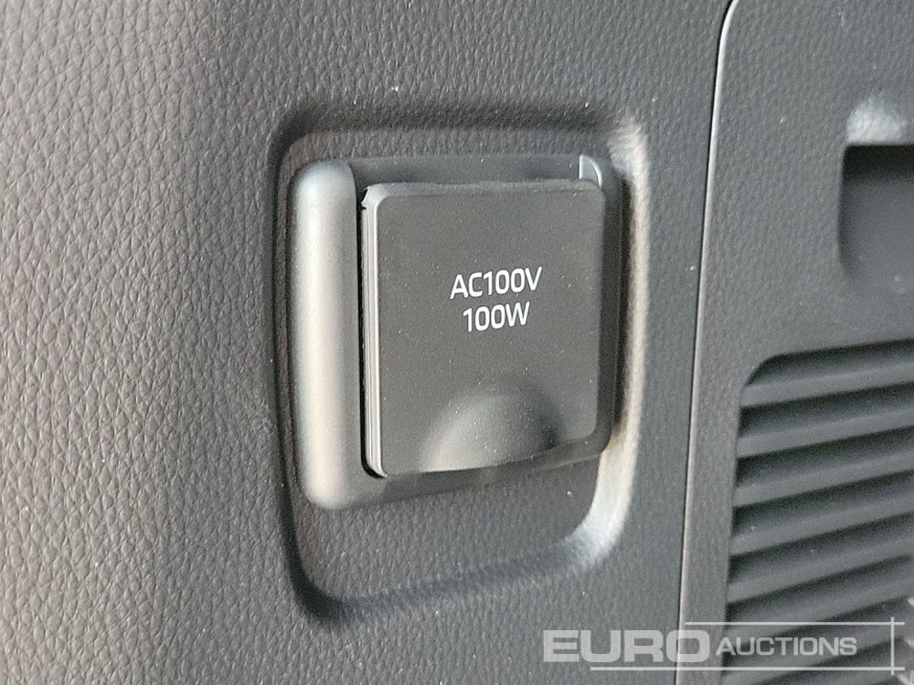 Джип 2023 Toyota Land Cruiser: снимка 26
