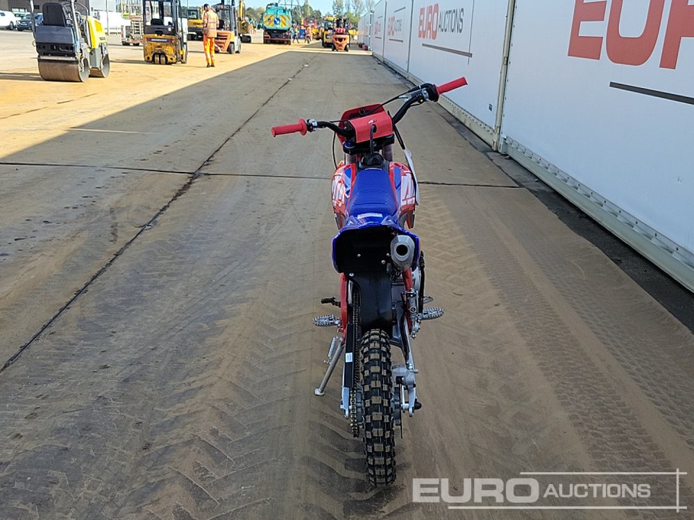 2025 Apollo Thunder 125cc Motorcross Bike, 14" Front, 12" Rear Tyres, Electric Start, Air Cooled, Hydraulic Suspension, Disc Brakes, Lighting Kit (UNASSEMBLED) - Мотоциклет: снимка 4 2025 Apollo Thunder 125cc Motorcross Bike, 14" Front, 12" Rear Tyres, Electric Start, Air Cooled, Hydraulic Suspension, Disc Brakes, Lighting Kit (UNASSEMBLED) - Мотоциклет: снимка 4