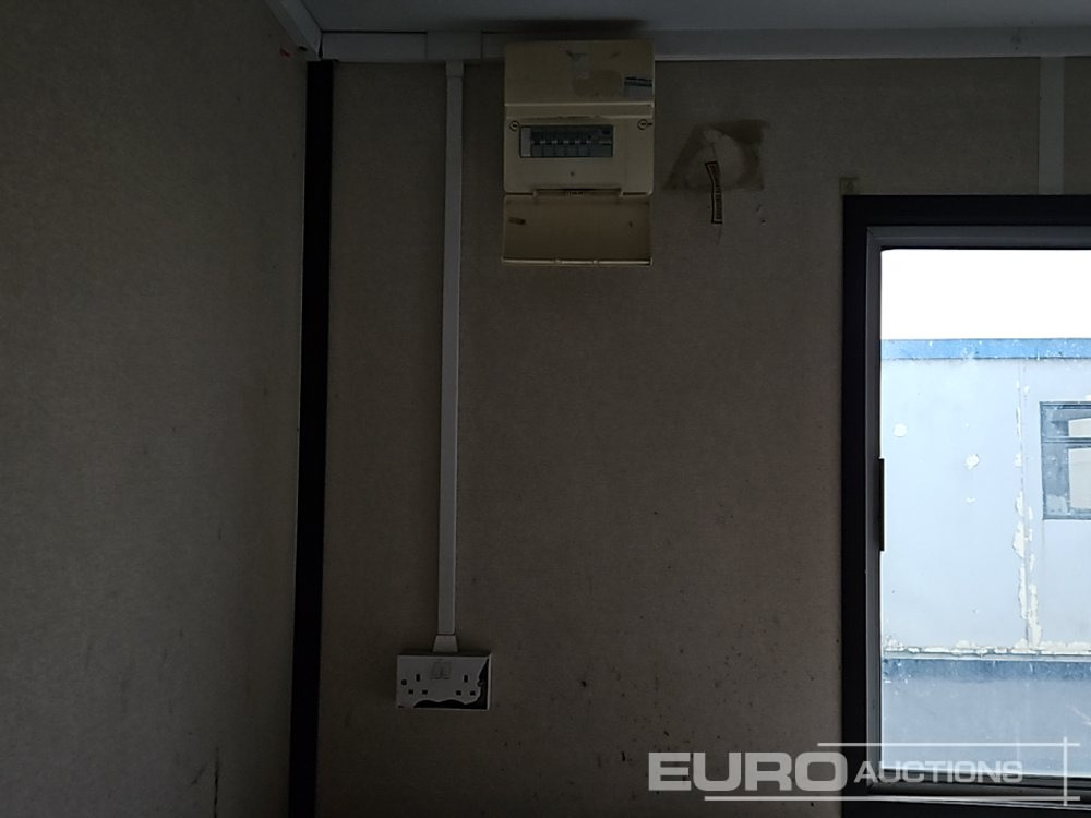 Морски контейнер 30' x 9' Containerised Office (Cannot Be Reconsigned): снимка 22