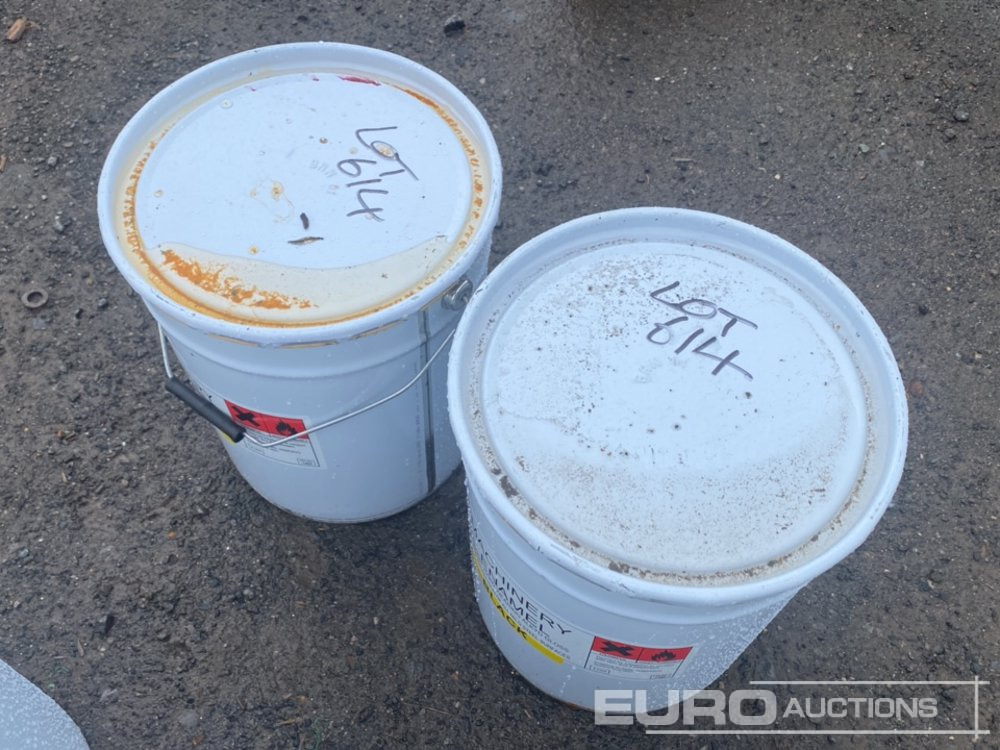 40 Litre Black Machinery Paint - Строително оборудване: снимка 3 40 Litre Black Machinery Paint - Строително оборудване: снимка 3