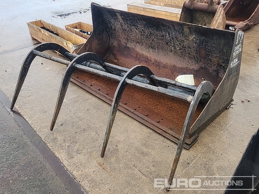60" Front Loading Bucket to suit Manitou Telehandler, Muck Grab Attachment - Кофа: снимка 2 60" Front Loading Bucket to suit Manitou Telehandler, Muck Grab Attachment - Кофа: снимка 2