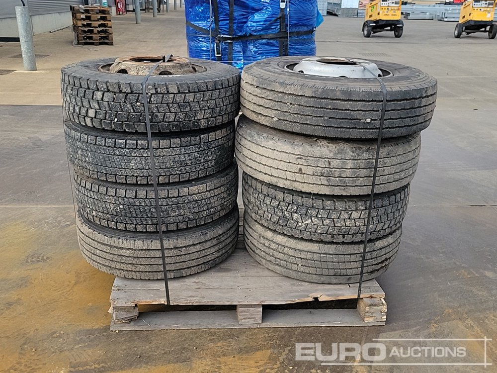9.5R17.5 Tyre & Rim (4 of), 225/75R17.5 Tyre & Rim - Гума: снимка 1 9.5R17.5 Tyre & Rim (4 of), 225/75R17.5 Tyre & Rim - Гума: снимка 1