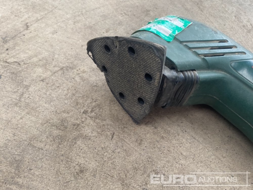Bosch PDA240E 240 Volt Delta Sander (Spares) - Строително оборудване: снимка 3 Bosch PDA240E 240 Volt Delta Sander (Spares) - Строително оборудване: снимка 3
