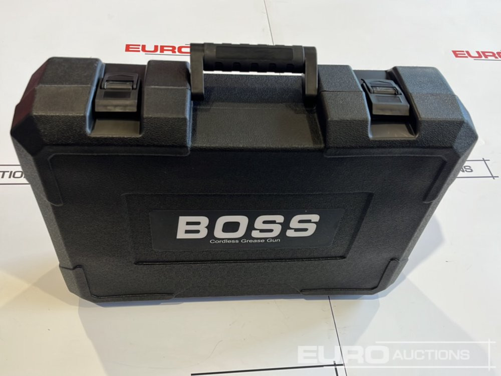 Оборудване за гаражи/ Работилници Boss 21 Volt Lithium Battery Cordless Grease Gun, 2 Batteries, Charger, Case, Shoulder Strap, Extension Pieces and Fittings: снимка 14