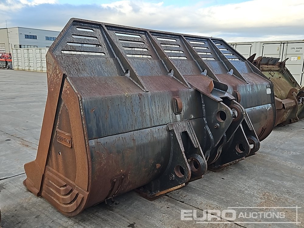 Doosan 132" Loading Bucket to suit Wheeled Loader - Кофа: снимка 3 Doosan 132" Loading Bucket to suit Wheeled Loader - Кофа: снимка 3