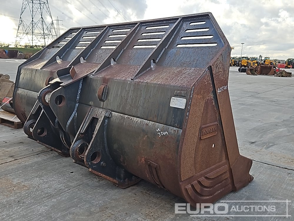 Doosan 132" Loading Bucket to suit Wheeled Loader - Кофа: снимка 5 Doosan 132" Loading Bucket to suit Wheeled Loader - Кофа: снимка 5