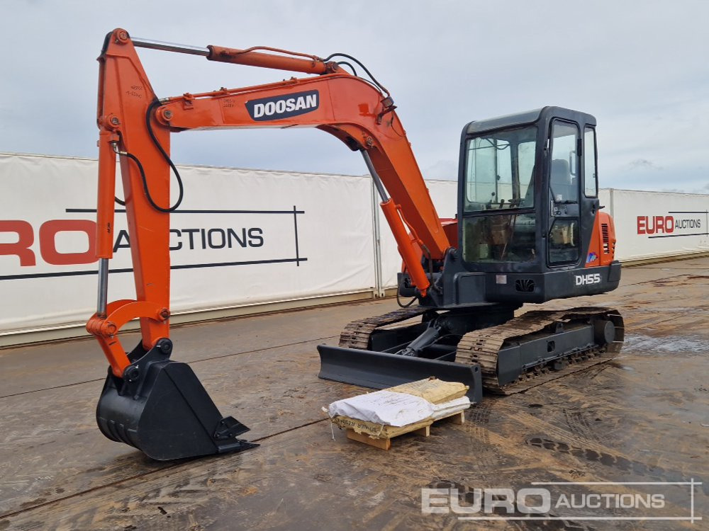Doosan DH55-V - Мини багер: снимка 1 Doosan DH55-V - Мини багер: снимка 1