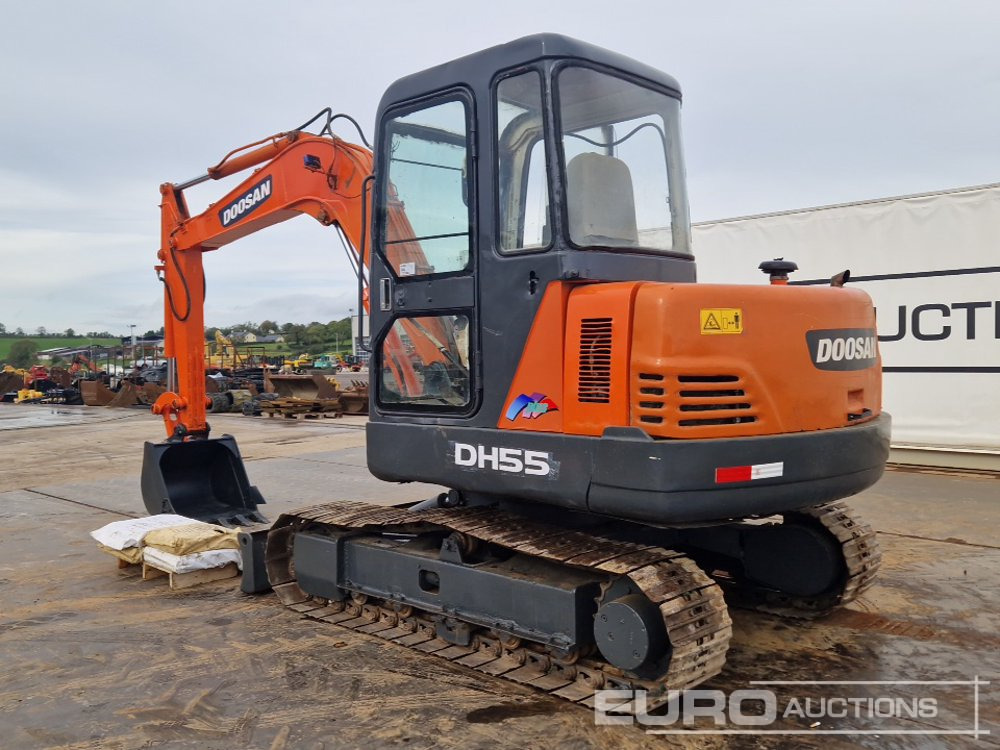 Doosan DH55-V - Мини багер: снимка 3 Doosan DH55-V - Мини багер: снимка 3